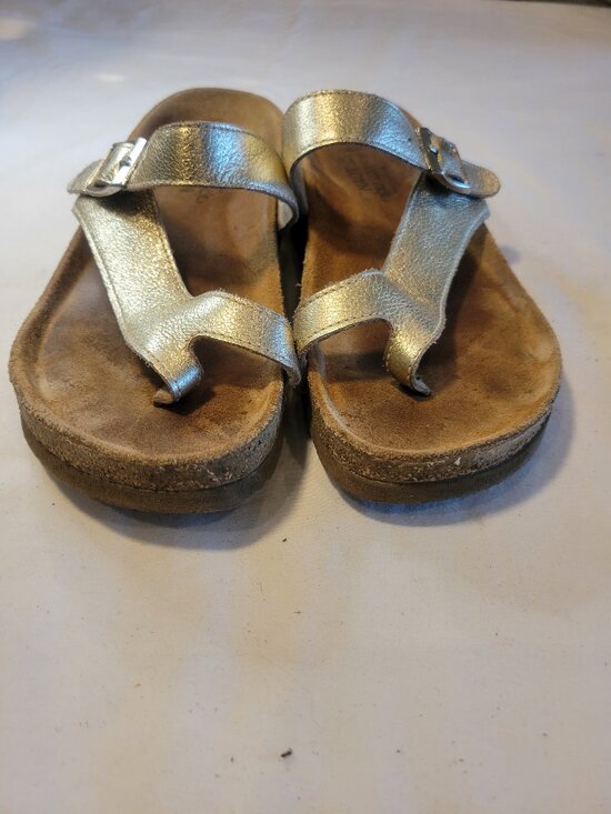 Naot Shoes - Naot Gold Metallic Leather Toe Loop Sandals EU 39 Women's 8-8.5